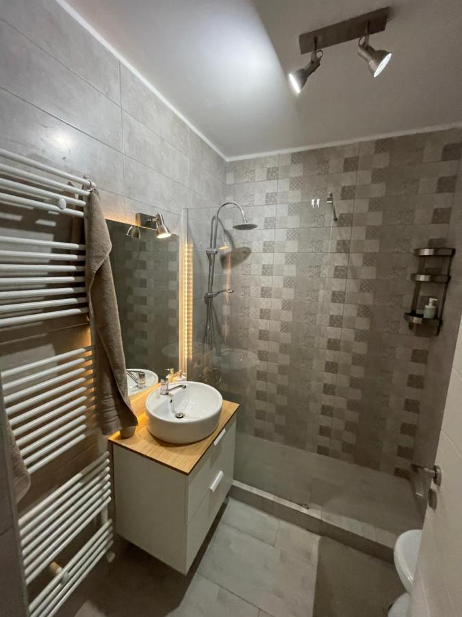 Pearl Luxury Apartment Near Presidential Palace Bukarest Exteriör bild