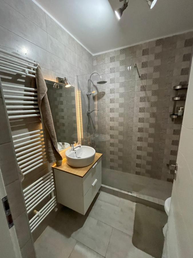 Pearl Luxury Apartment Near Presidential Palace Bukarest Exteriör bild