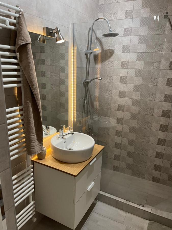 Pearl Luxury Apartment Near Presidential Palace Bukarest Exteriör bild